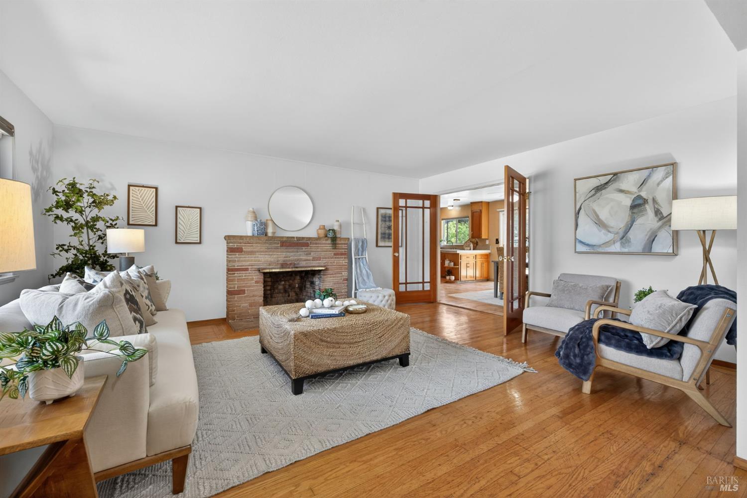 Detail Gallery Image 2 of 39 For 334 Richmond Dr, Santa Rosa,  CA 95401 - 4 Beds | 2 Baths