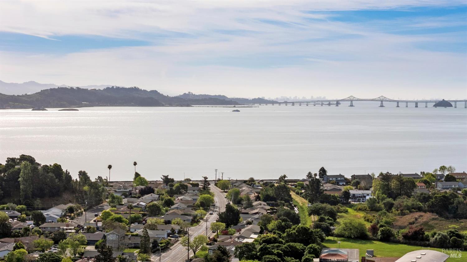 Detail Gallery Image 43 of 46 For 30 Rollingwood Dr, San Rafael,  CA 94901 - 3 Beds | 2 Baths