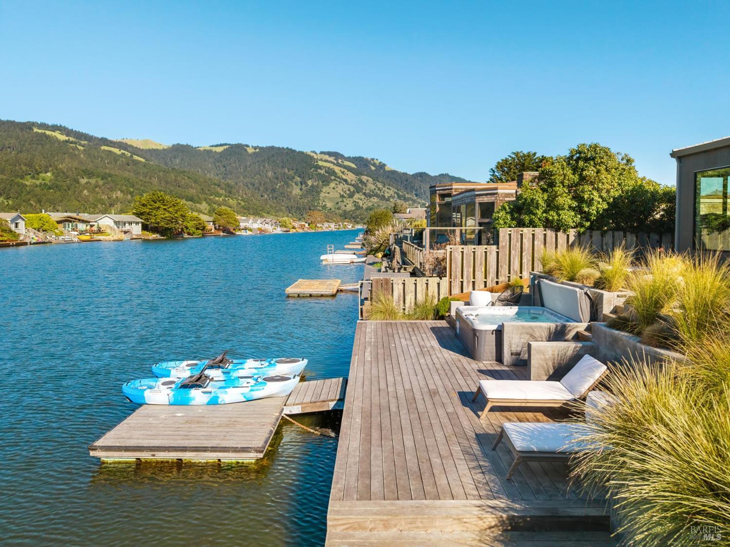 Detail Gallery Image 57 of 63 For 297 Seadrift Rd, Stinson Beach,  CA 94970 - 3 Beds | 2 Baths