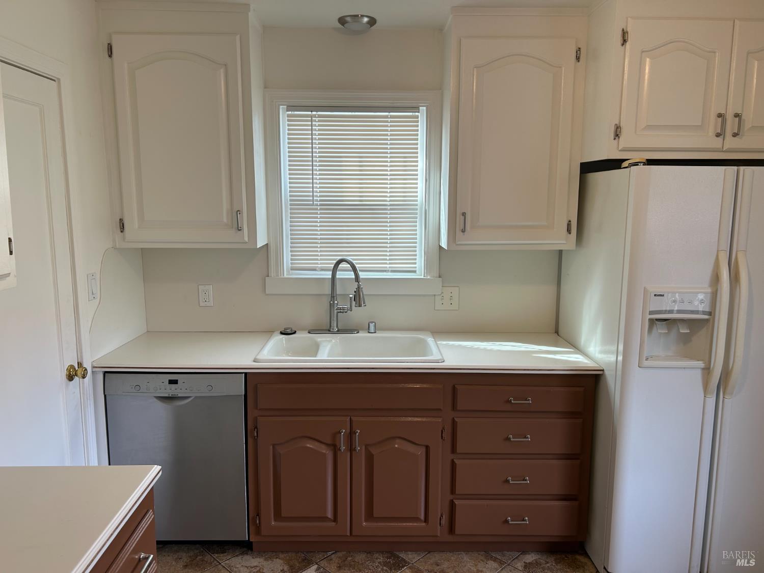 Detail Gallery Image 5 of 17 For 901 Humboldt St, Vallejo,  CA 94591 - 2 Beds | 2 Baths