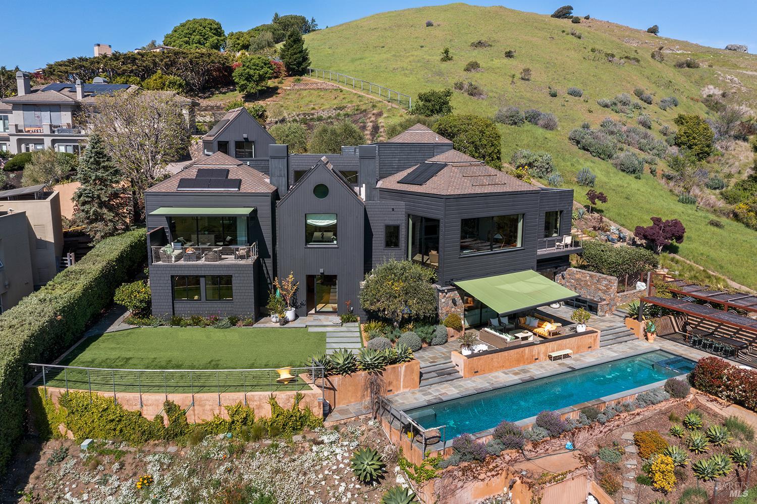 Detail Gallery Image 49 of 69 For 8 Mariposa Ct, Tiburon,  CA 94920 - 4 Beds | 5/2 Baths