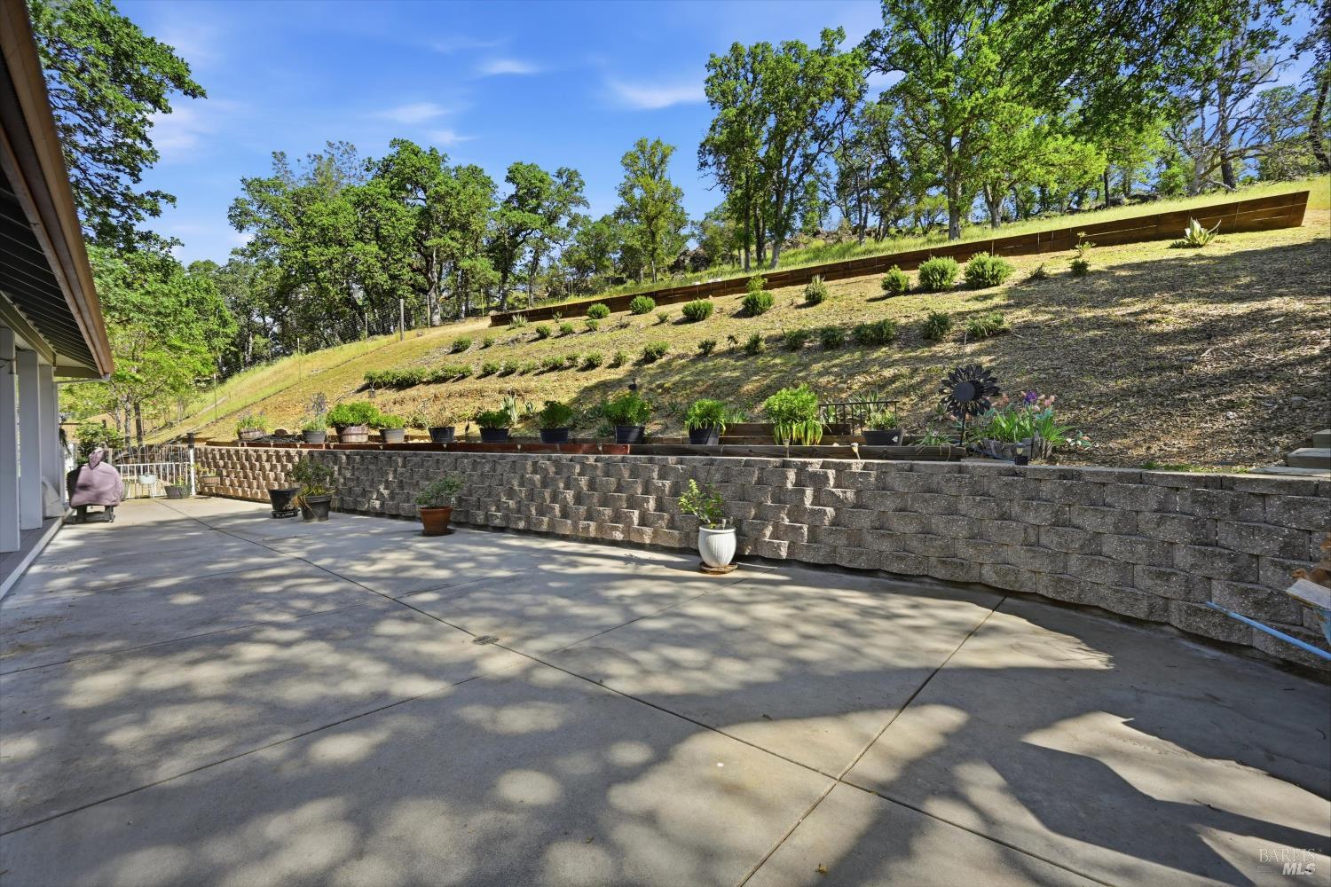 Detail Gallery Image 42 of 56 For 19614 Mountain Mdws, Hidden Valley Lake,  CA 95467 - 4 Beds | 3 Baths