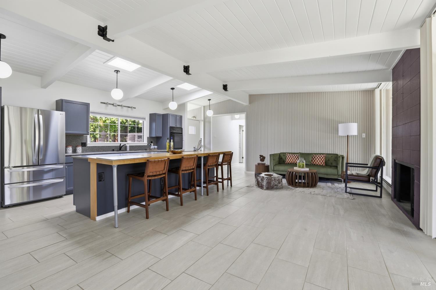 Detail Gallery Image 9 of 26 For 656 Bamboo Ter, San Rafael,  CA 94903 - 3 Beds | 2 Baths