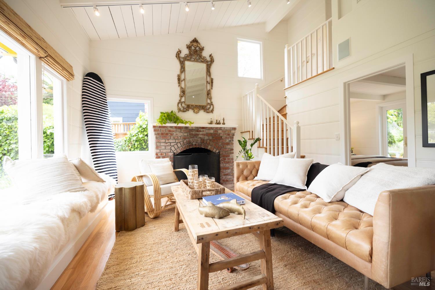 Detail Gallery Image 5 of 39 For 10 Park Ave, Bolinas,  CA 94924 - 2 Beds | 1/1 Baths