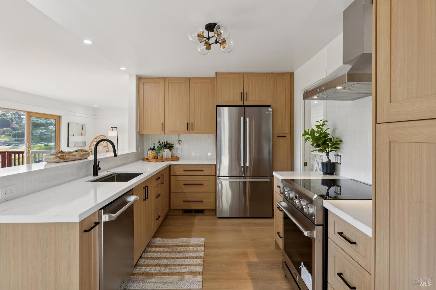 Detail Gallery Image 19 of 37 For 22 North Terrace Unkn, Tiburon,  CA 94920 - 3 Beds | 2 Baths