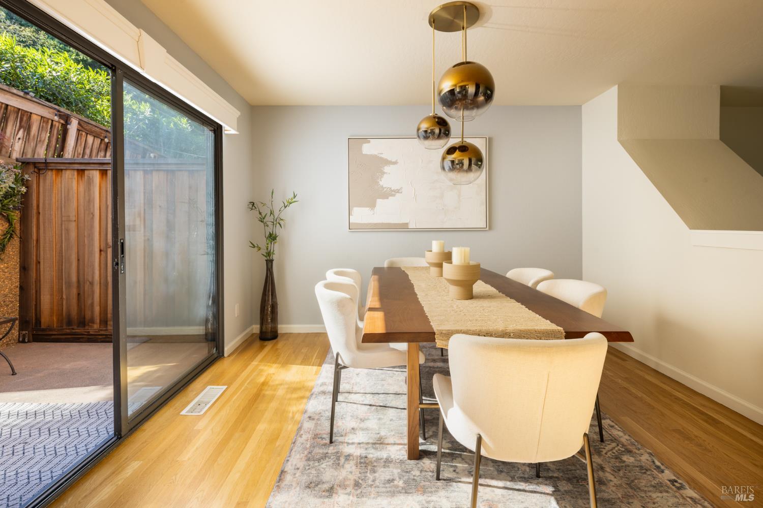 Detail Gallery Image 13 of 21 For 883 Magnolia Ave, Larkspur,  CA 94939 - 2 Beds | 2/1 Baths