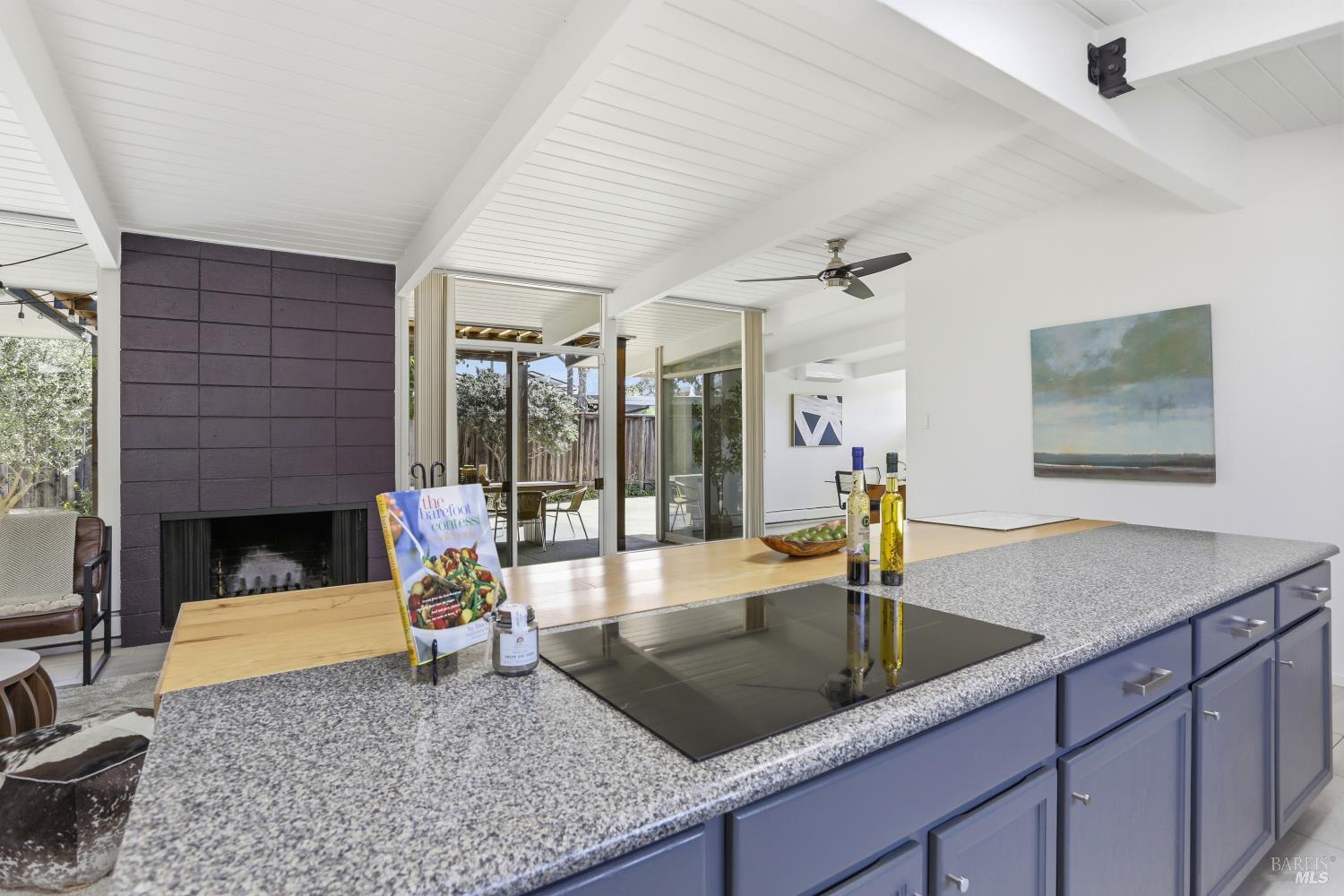 Detail Gallery Image 13 of 26 For 656 Bamboo Ter, San Rafael,  CA 94903 - 3 Beds | 2 Baths