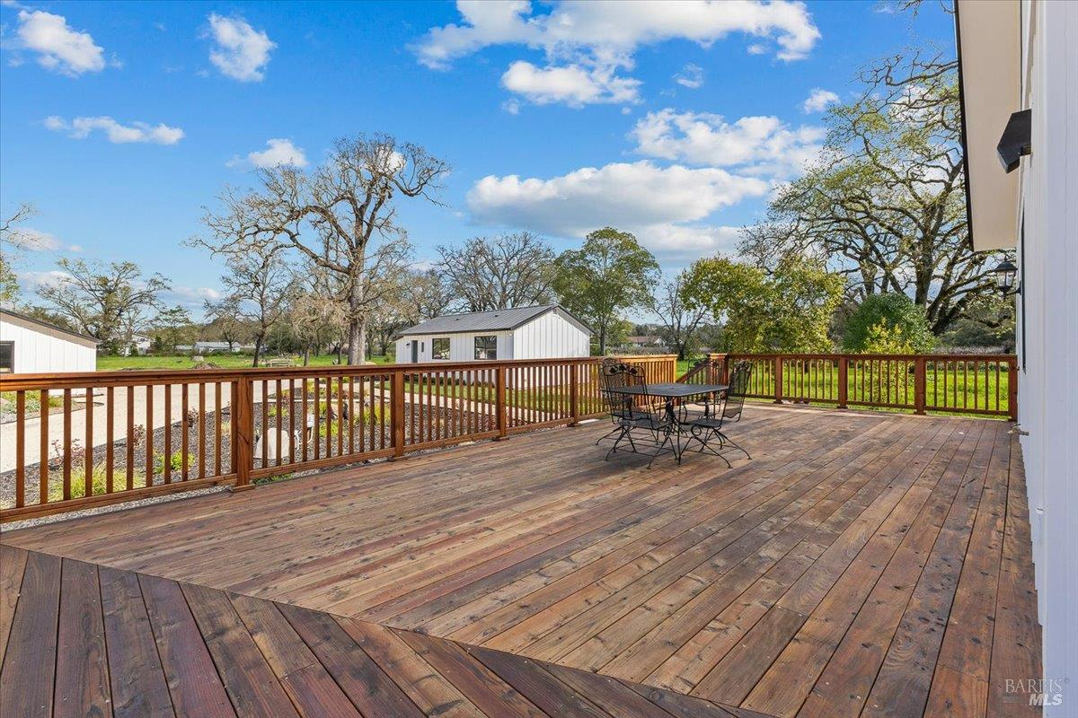 Detail Gallery Image 41 of 74 For 127 Pleasant Ave, Santa Rosa,  CA 95403 - 4 Beds | 4 Baths