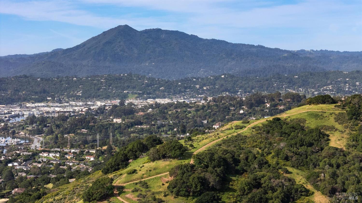 Detail Gallery Image 40 of 46 For 30 Rollingwood Dr, San Rafael,  CA 94901 - 3 Beds | 2 Baths