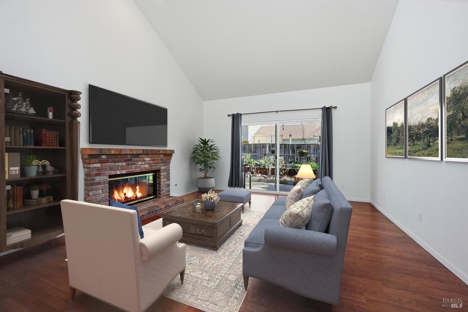 Detail Gallery Image 6 of 29 For 1005 Se Woodlake Dr, Santa Rosa,  CA 95405 - 3 Beds | 2/1 Baths