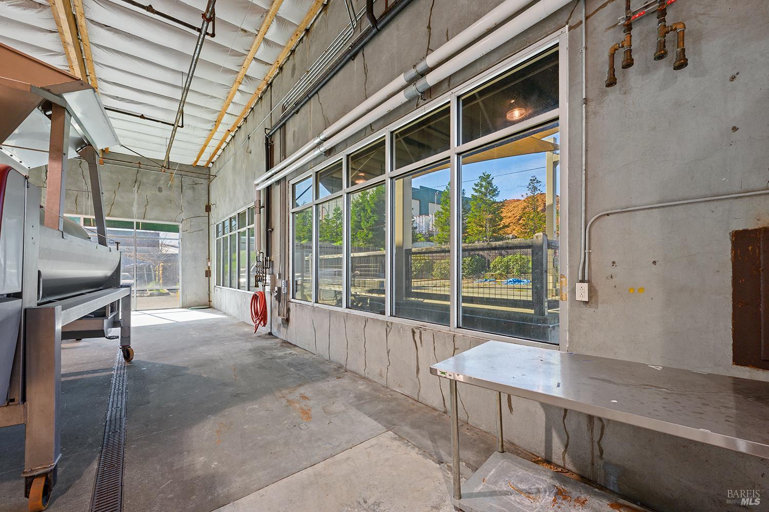 Detail Gallery Image 25 of 26 For 595 Santana Dr #E,  Cloverdale,  CA 95425 - – Beds | – Baths