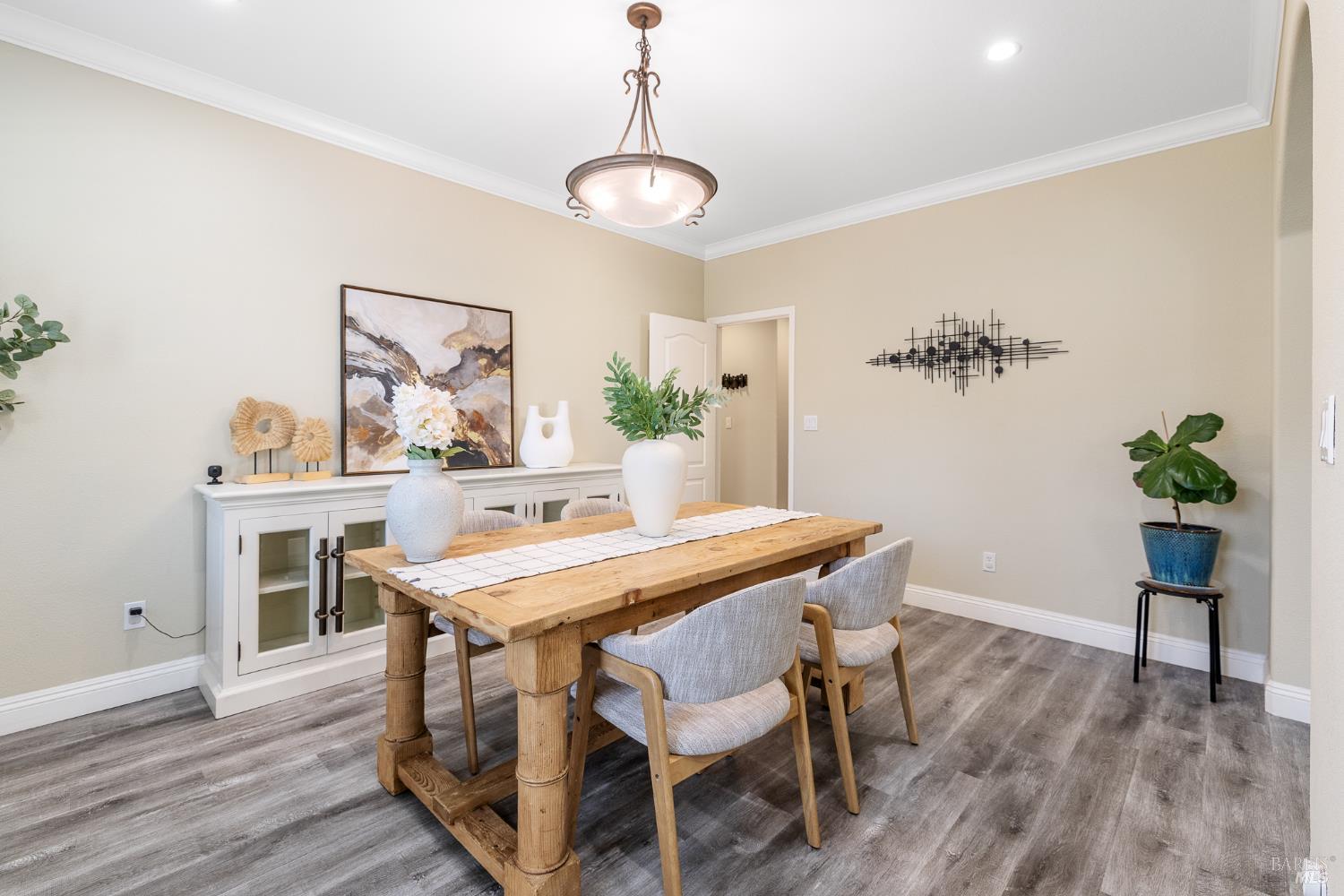 Detail Gallery Image 6 of 43 For 1149 Songwood Rd, Vallejo,  CA 94591 - 5 Beds | 3/1 Baths