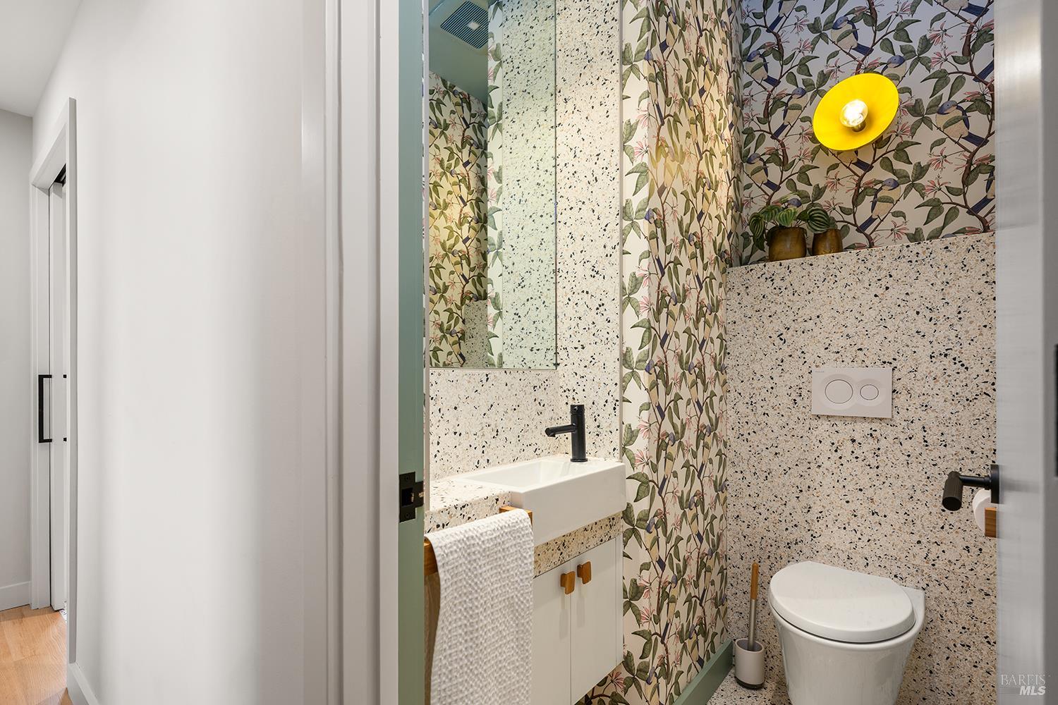 Detail Gallery Image 41 of 69 For 8 Mariposa Ct, Tiburon,  CA 94920 - 4 Beds | 5/2 Baths