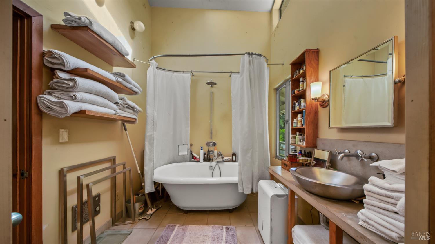 Detail Gallery Image 18 of 43 For 1 Alamo Way, Lagunitas,  CA 94938 - 2 Beds | 2 Baths