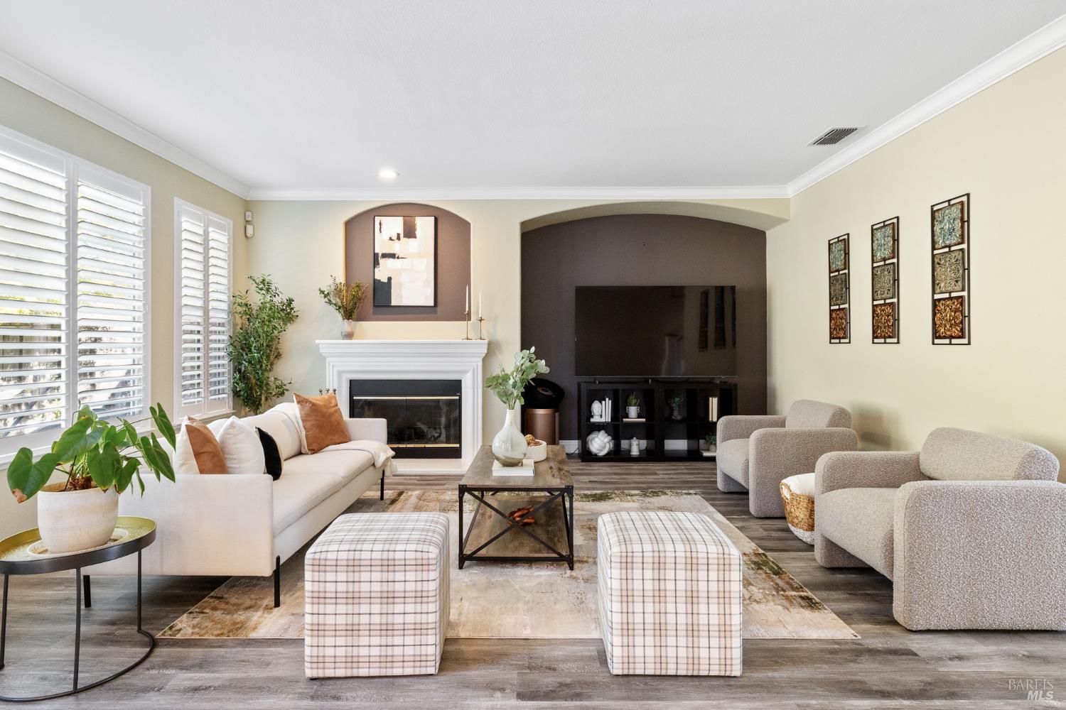 Detail Gallery Image 11 of 43 For 1149 Songwood Rd, Vallejo,  CA 94591 - 5 Beds | 3/1 Baths