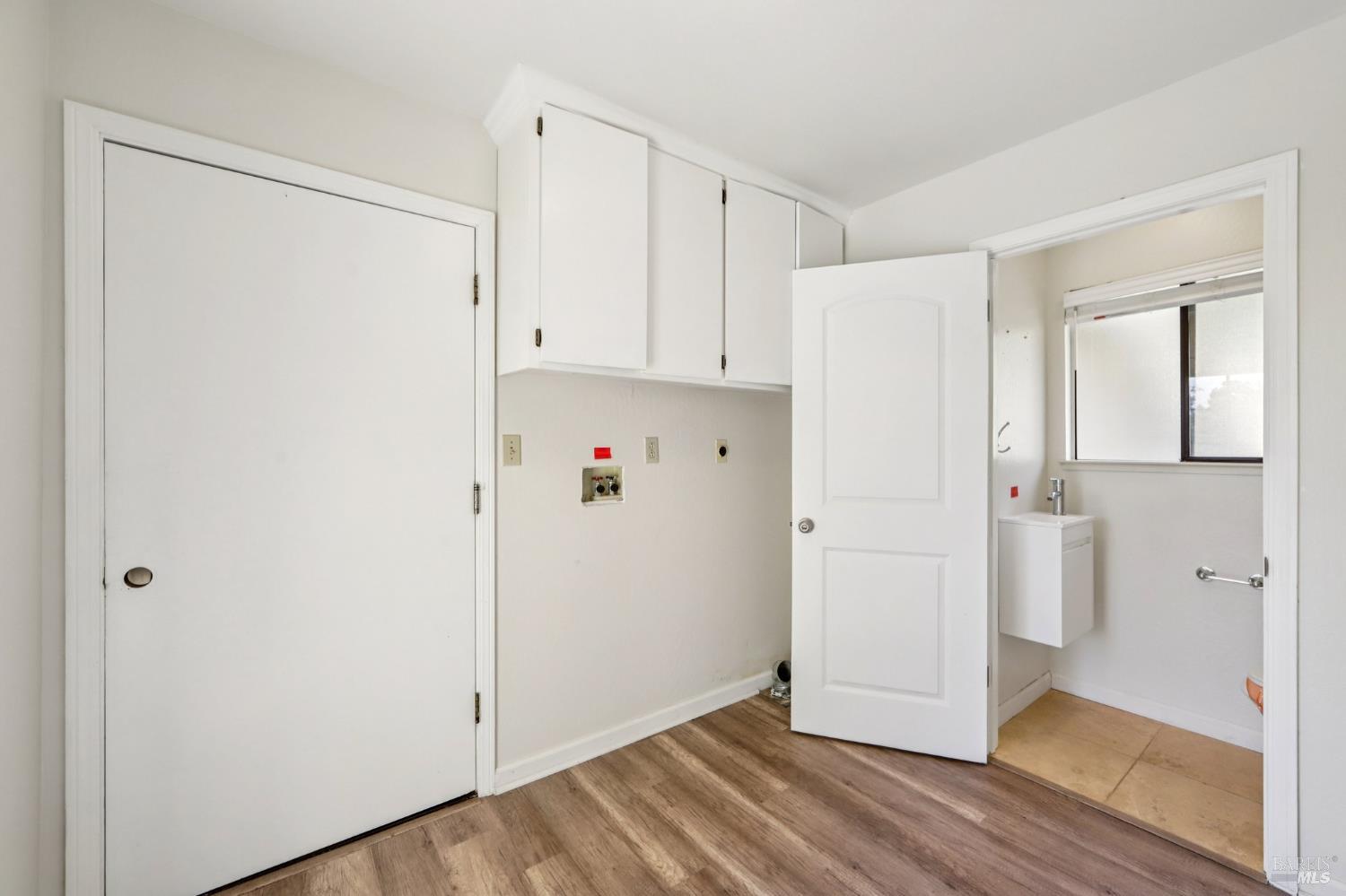 Detail Gallery Image 43 of 96 For 4084 Atlas Peak Rd, Napa,  CA 94558 - 5 Beds | 3/1 Baths