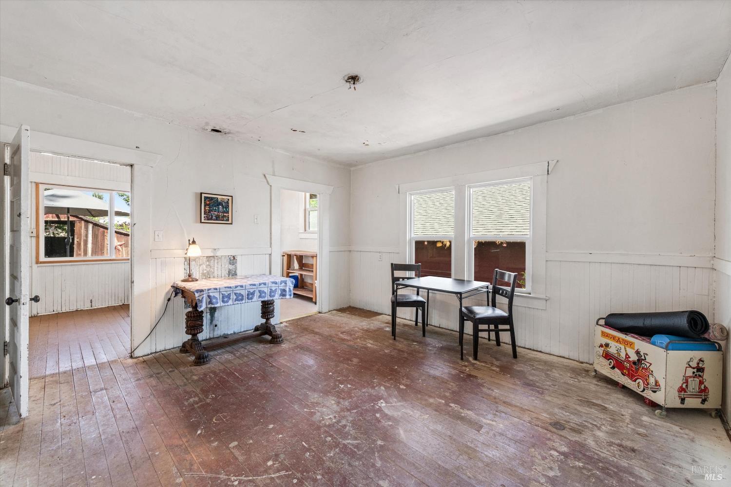 Detail Gallery Image 11 of 32 For 611 Petaluma Blvd, Petaluma,  CA 94952 - 2 Beds | 1 Baths