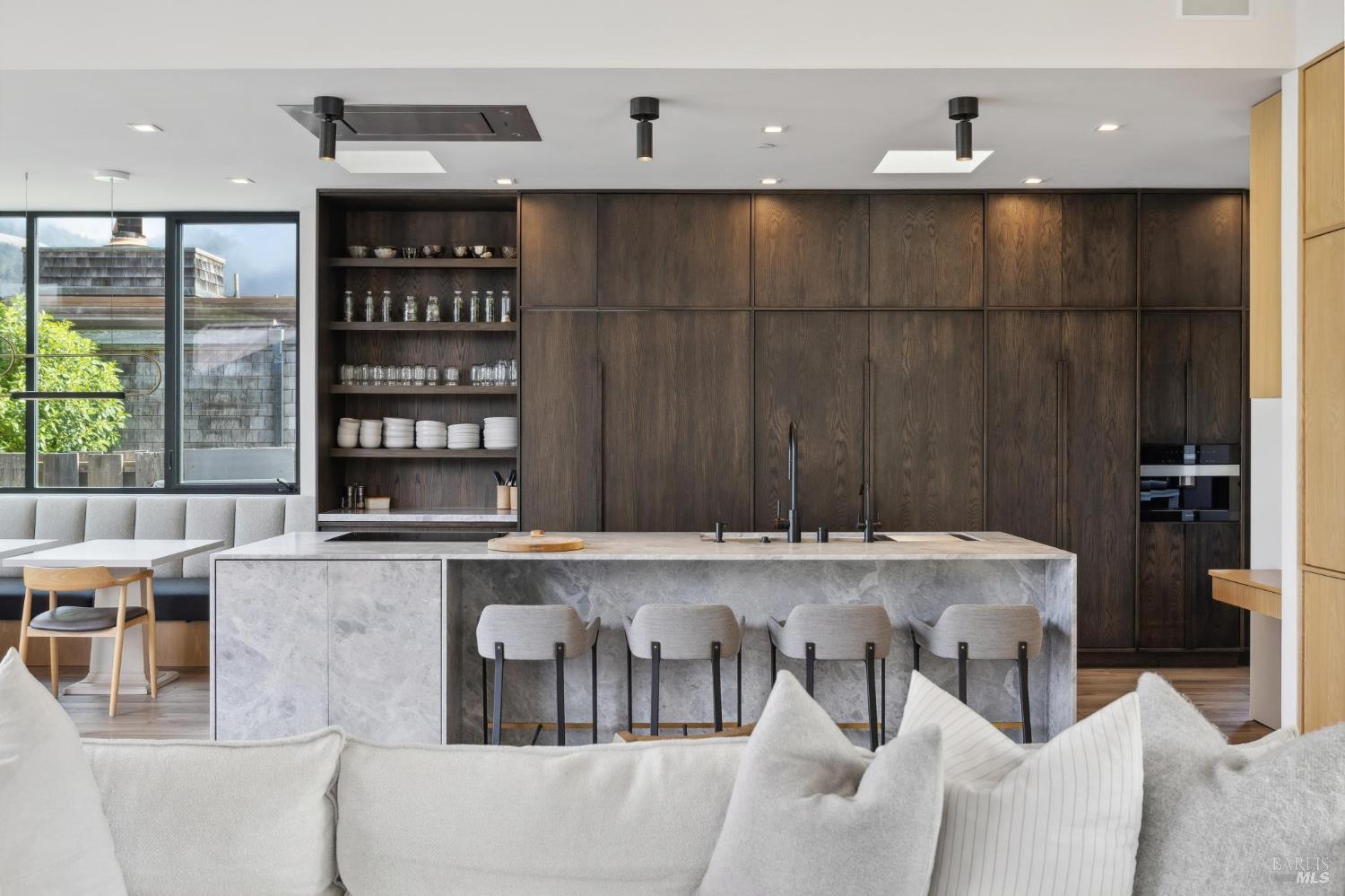 Detail Gallery Image 6 of 63 For 297 Seadrift Rd, Stinson Beach,  CA 94970 - 3 Beds | 2 Baths