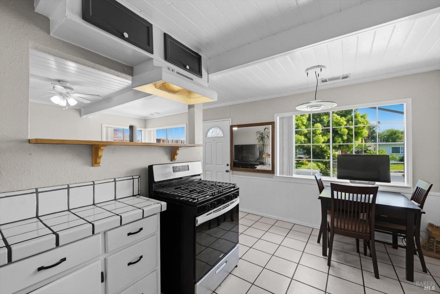 Detail Gallery Image 17 of 46 For 19 Wharf Dr, Pittsburg,  CA 94565 - 2 Beds | 1/1 Baths