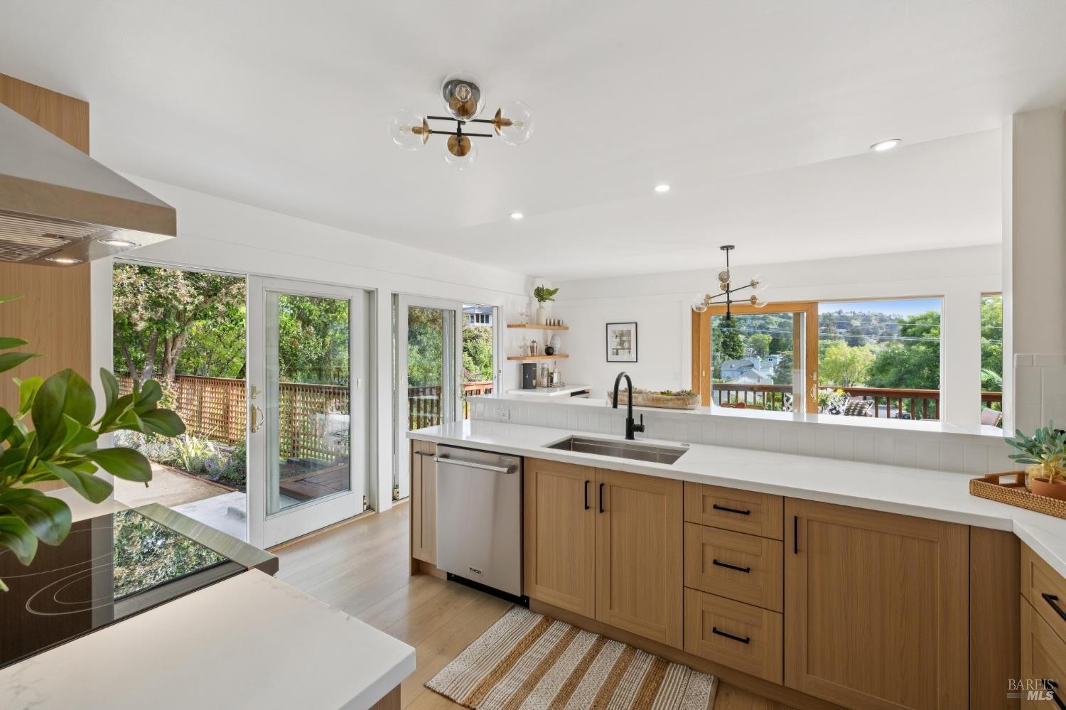 Detail Gallery Image 21 of 37 For 22 North Terrace Unkn, Tiburon,  CA 94920 - 3 Beds | 2 Baths