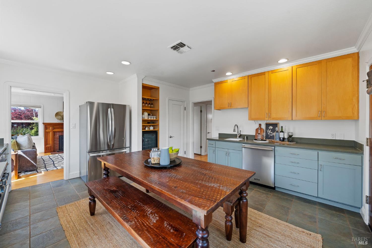 Detail Gallery Image 16 of 57 For 914 W 6th St, Benicia,  CA 94510 - 3 Beds | 2 Baths