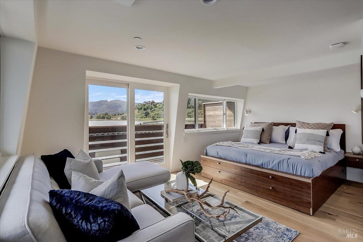 Detail Gallery Image 12 of 26 For 11 Commodore Marina Unkn, Mill Valley,  CA 94941 - 4 Beds | 4 Baths