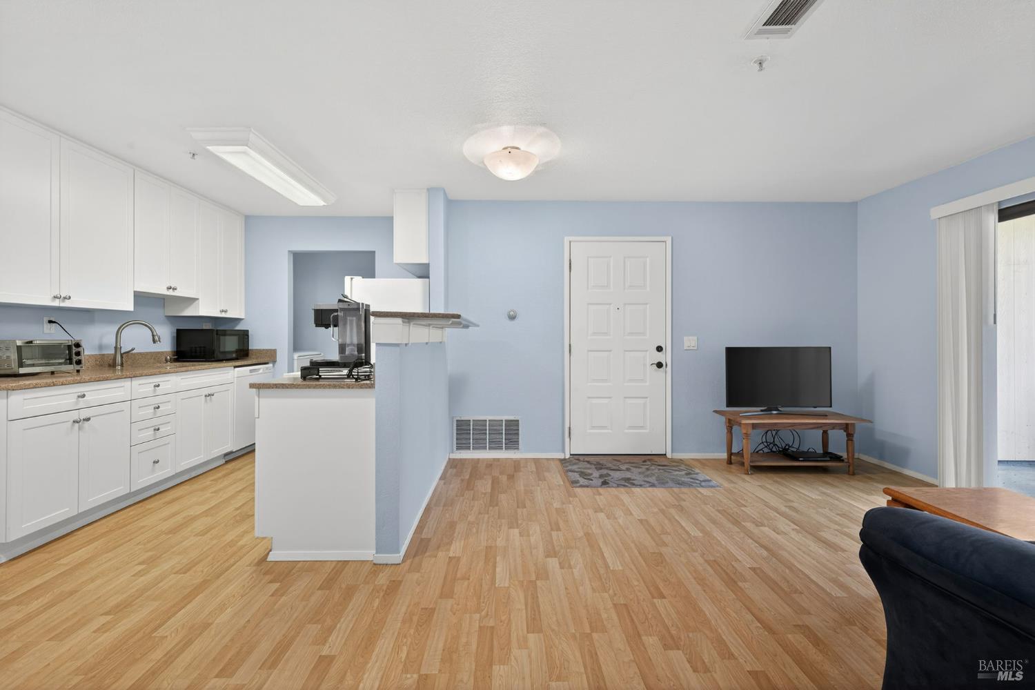 Detail Gallery Image 6 of 31 For 8201 Camino Colegio Unkn #45,  Rohnert Park,  CA 94928 - 1 Beds | 1 Baths