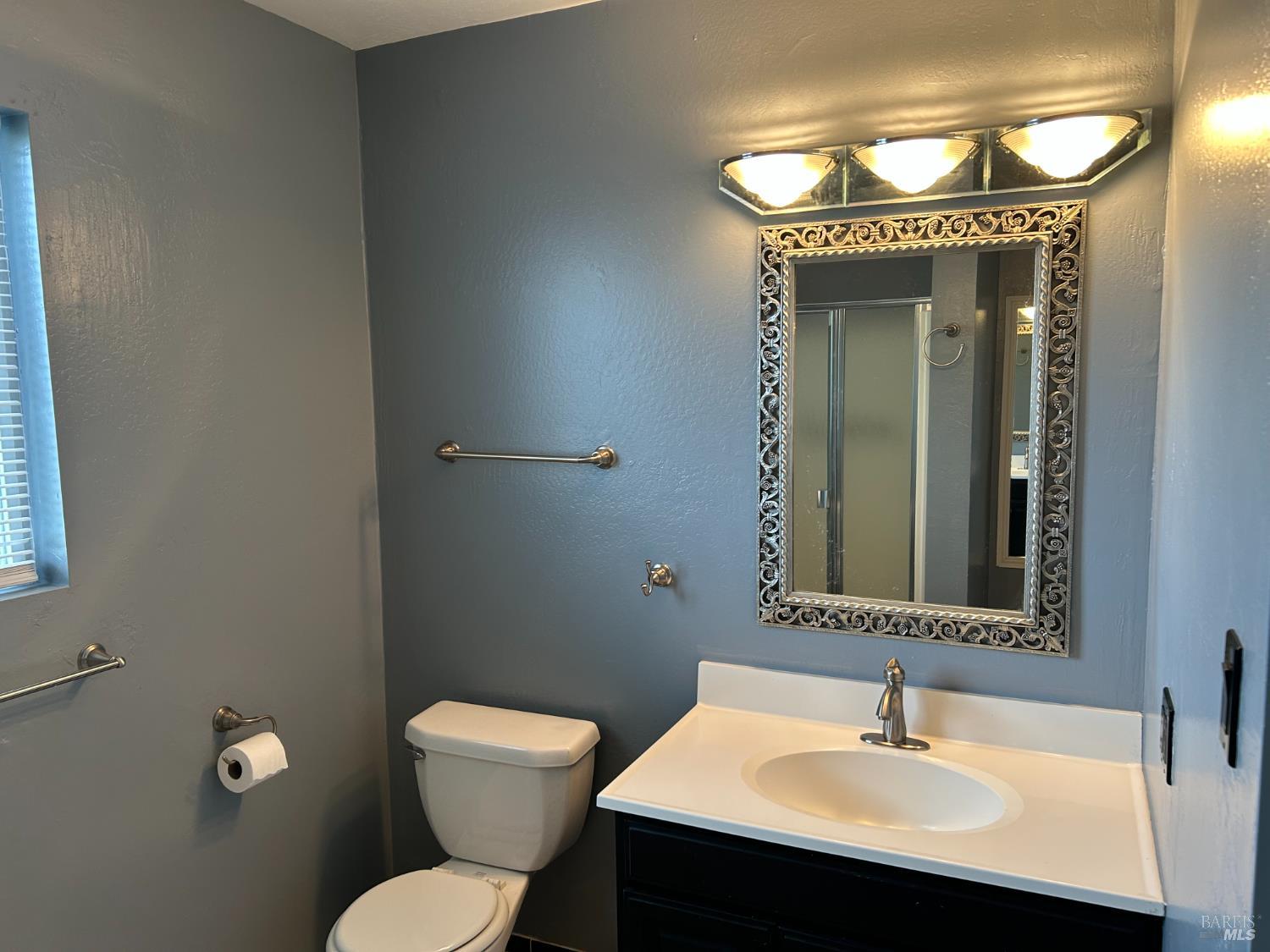 Detail Gallery Image 9 of 17 For 901 Humboldt St, Vallejo,  CA 94591 - 2 Beds | 2 Baths