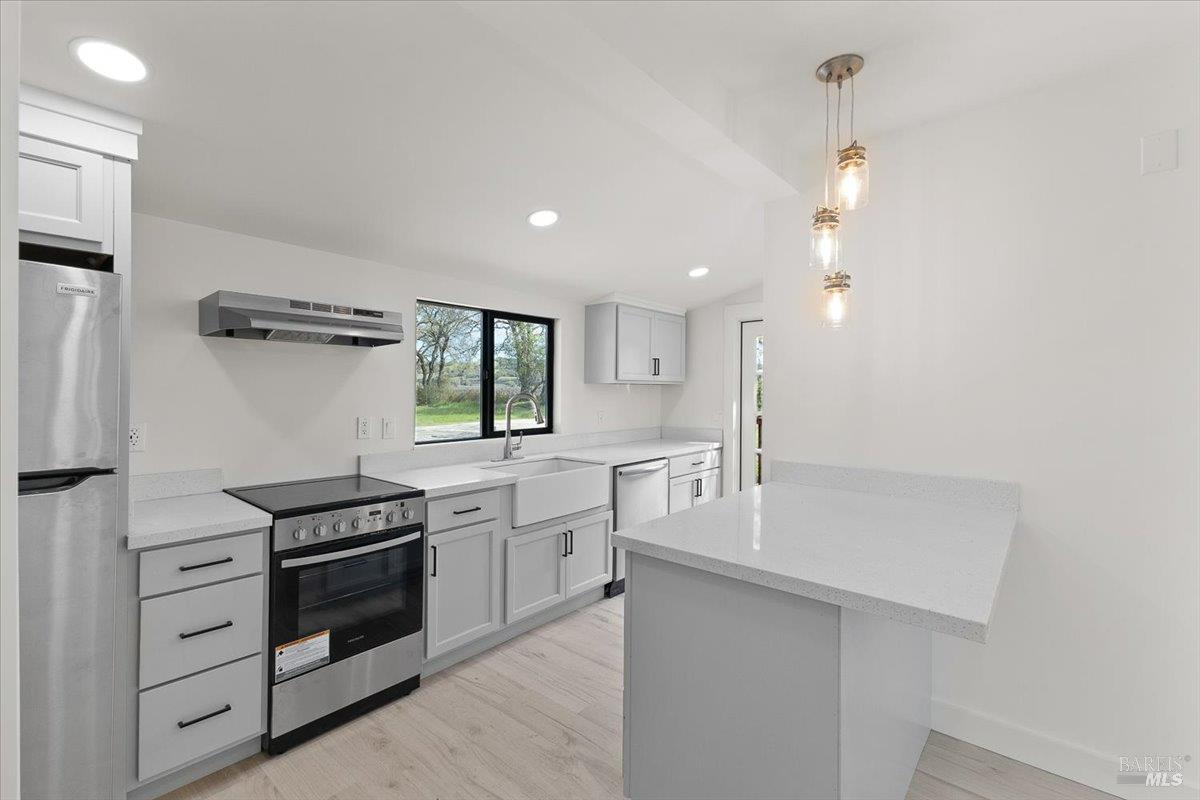 Detail Gallery Image 54 of 74 For 127 Pleasant Ave, Santa Rosa,  CA 95403 - 4 Beds | 4 Baths