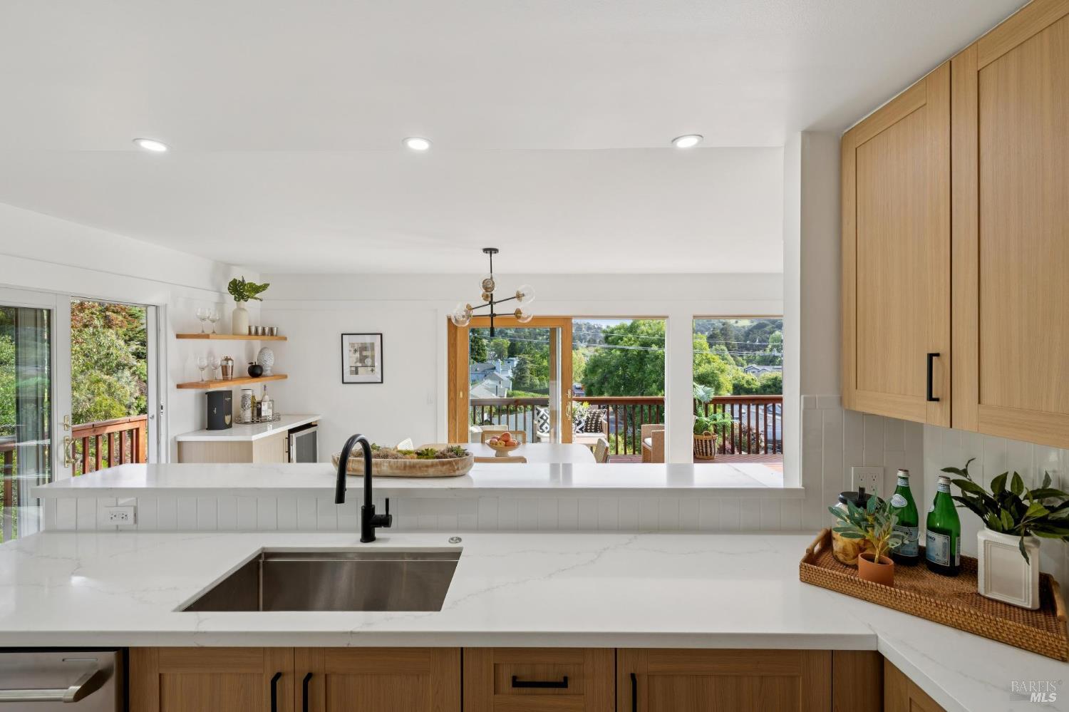 Detail Gallery Image 20 of 37 For 22 North Terrace Unkn, Tiburon,  CA 94920 - 3 Beds | 2 Baths