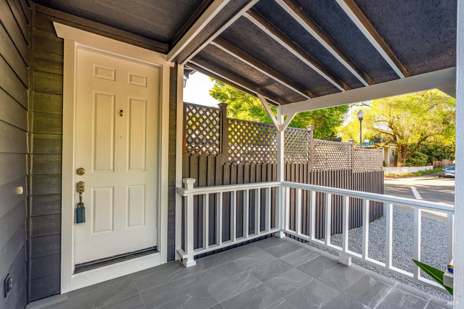 Detail Gallery Image 4 of 34 For 8843 Oakfield Ln, Windsor,  CA 95492 - 4 Beds | 2/1 Baths