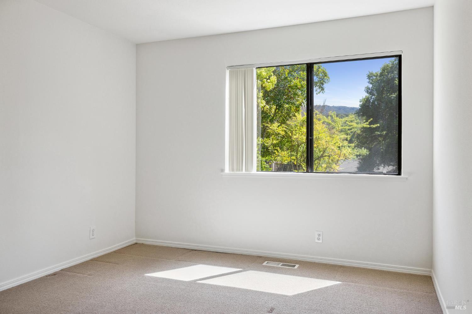 Detail Gallery Image 30 of 49 For 19 Shannon Ct, Novato,  CA 94949 - – Beds | – Baths