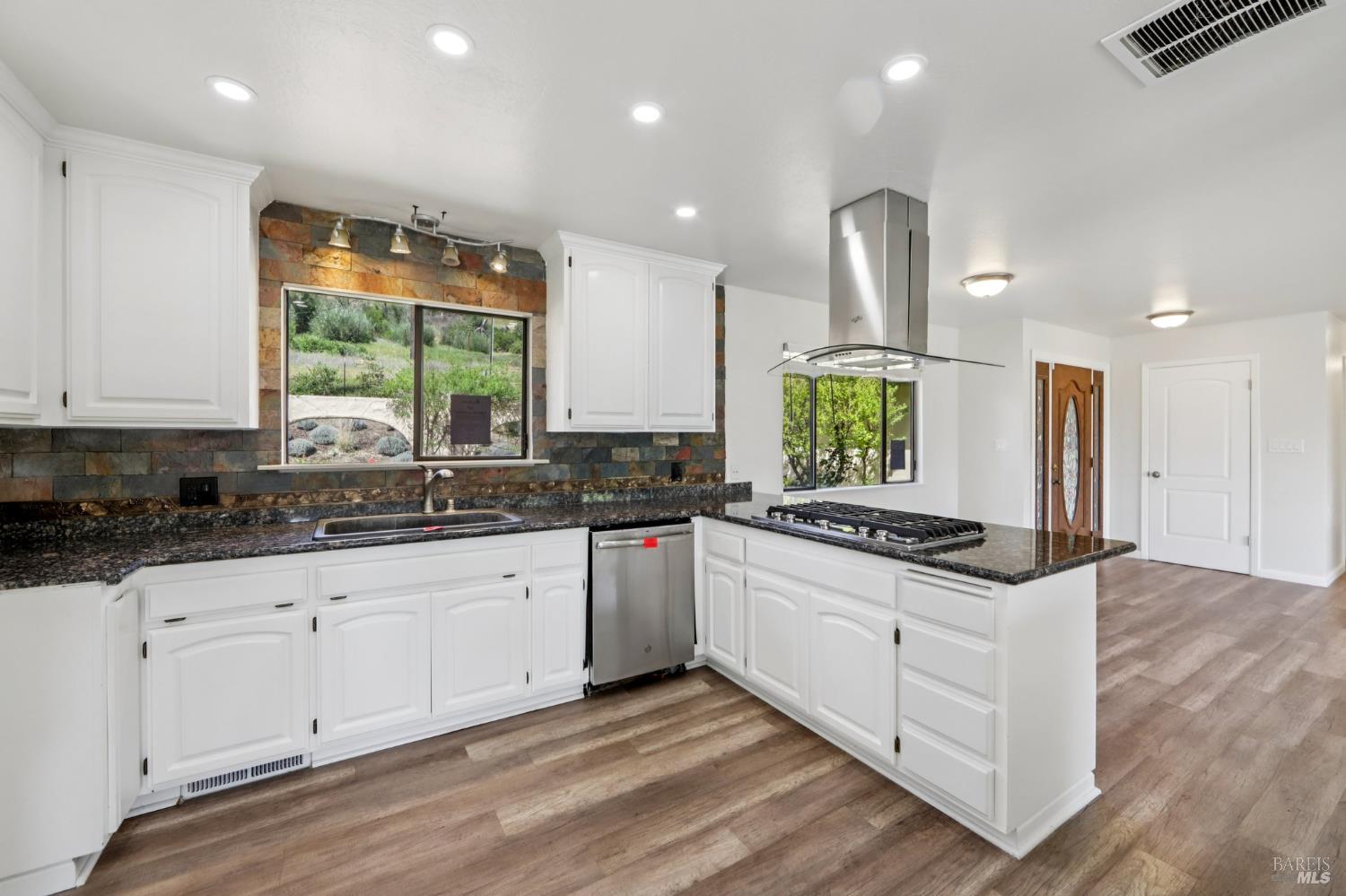 Detail Gallery Image 20 of 96 For 4084 Atlas Peak Rd, Napa,  CA 94558 - 5 Beds | 3/1 Baths