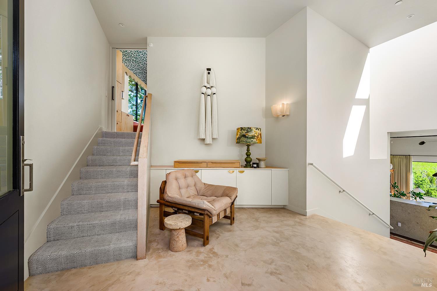 Detail Gallery Image 11 of 69 For 8 Mariposa Ct, Tiburon,  CA 94920 - 4 Beds | 5/2 Baths