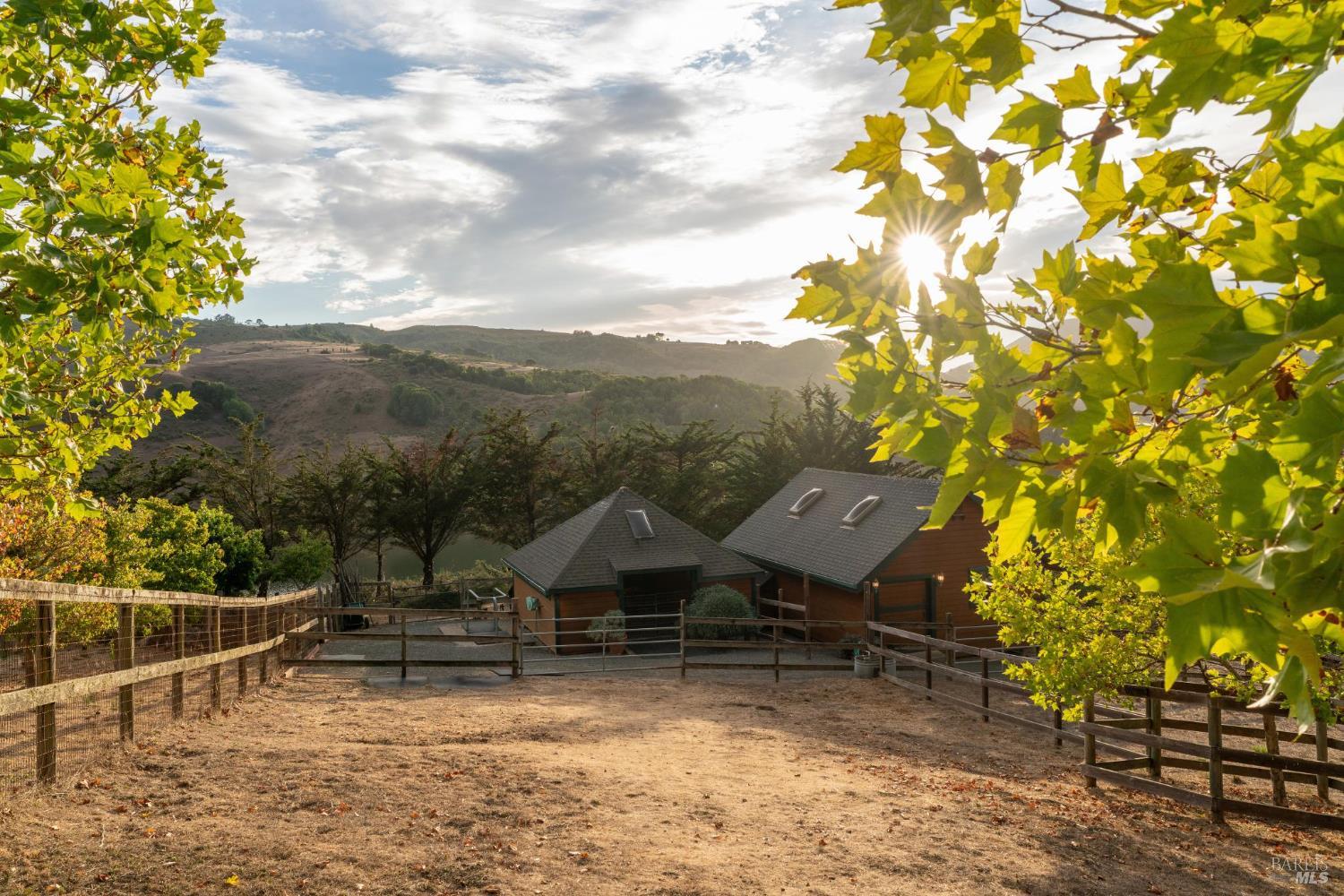 Detail Gallery Image 14 of 99 For 6381 Nicasio Valley Rd, Nicasio,  CA 94946 - 3 Beds | 2/1 Baths