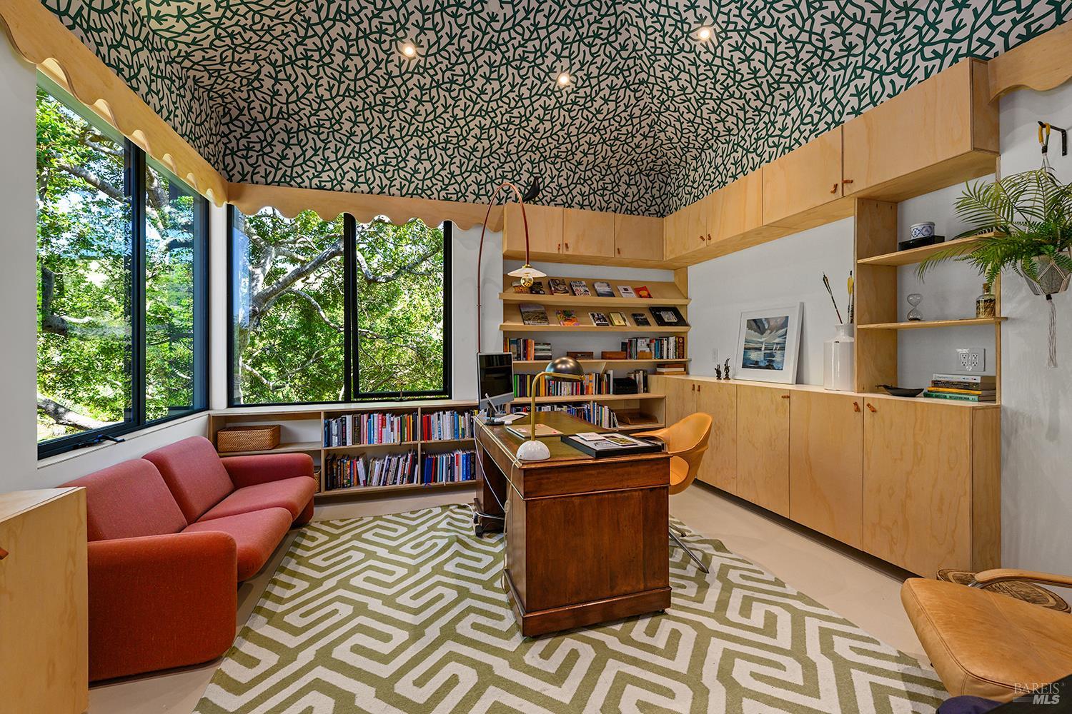 Detail Gallery Image 12 of 69 For 8 Mariposa Ct, Tiburon,  CA 94920 - 4 Beds | 5/2 Baths