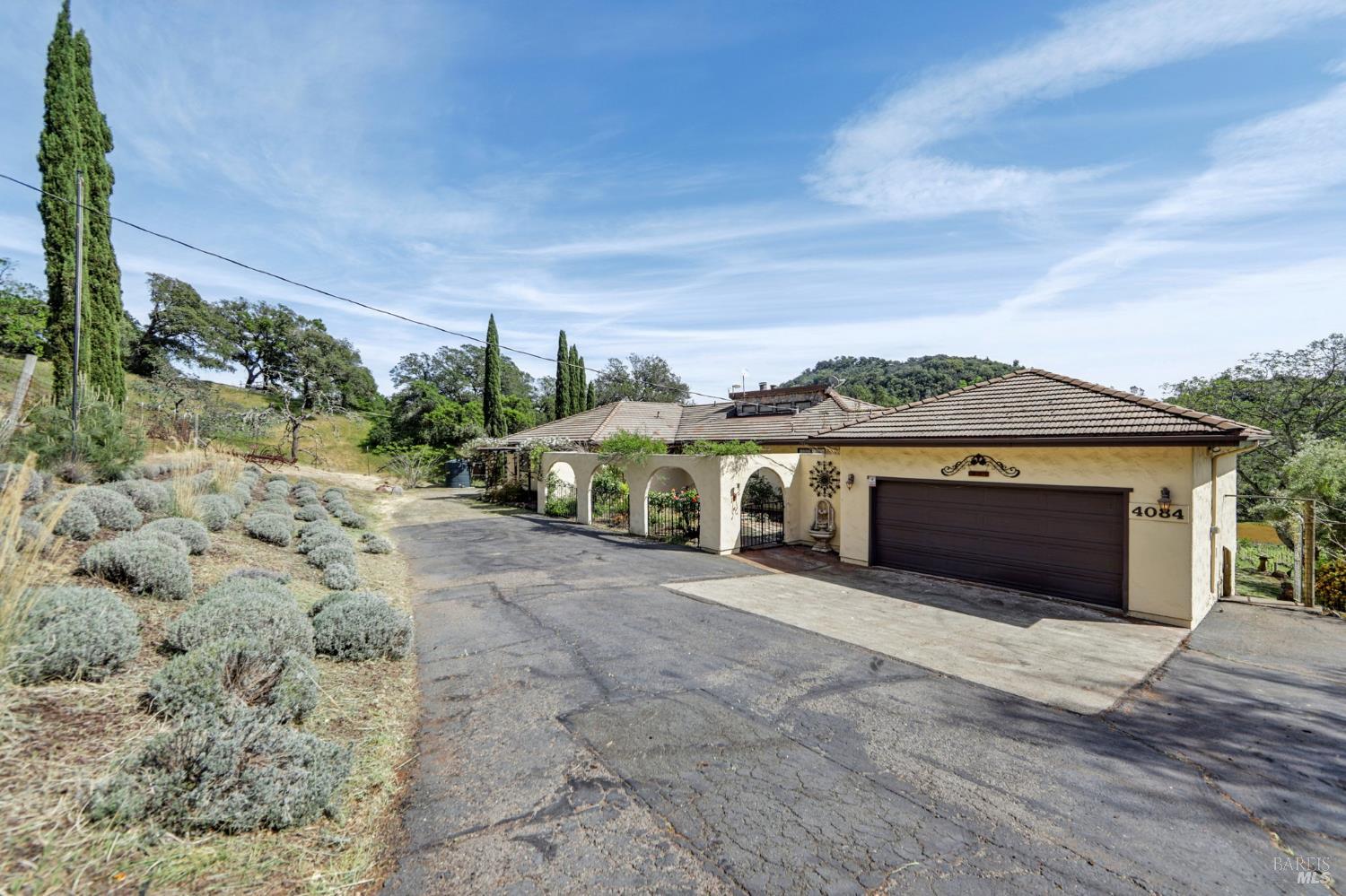 Detail Gallery Image 4 of 96 For 4084 Atlas Peak Rd, Napa,  CA 94558 - 5 Beds | 3/1 Baths