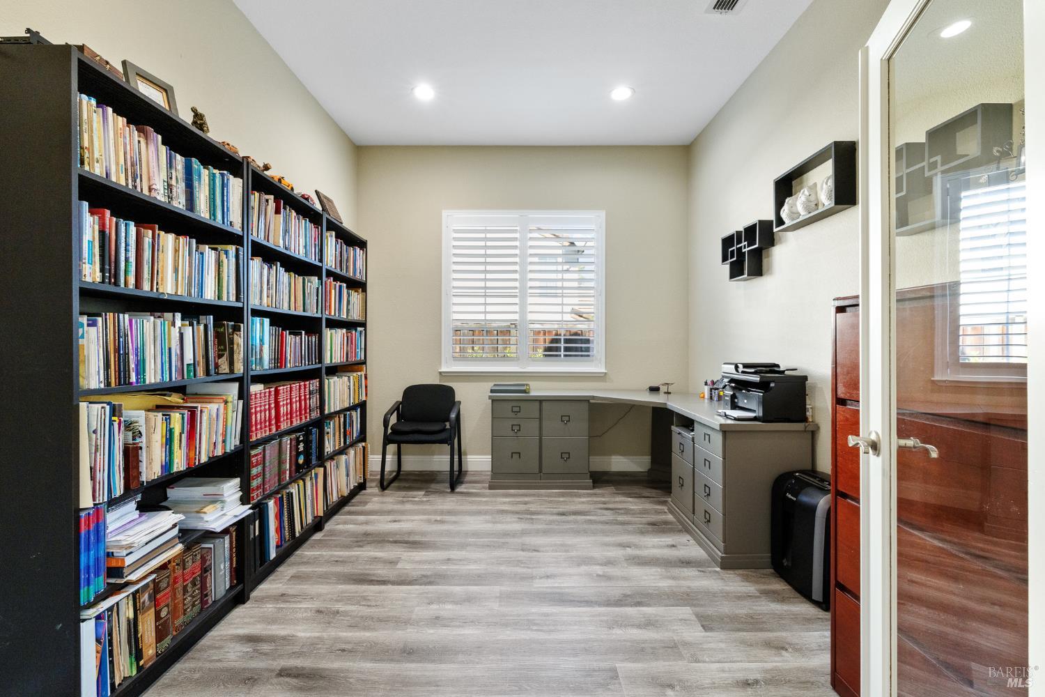 Detail Gallery Image 8 of 43 For 1149 Songwood Rd, Vallejo,  CA 94591 - 5 Beds | 3/1 Baths