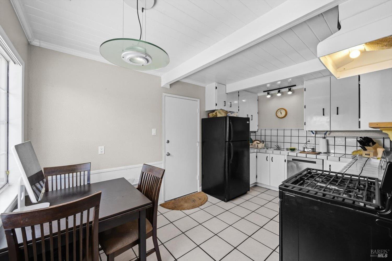 Detail Gallery Image 13 of 46 For 19 Wharf Dr, Pittsburg,  CA 94565 - 2 Beds | 1/1 Baths