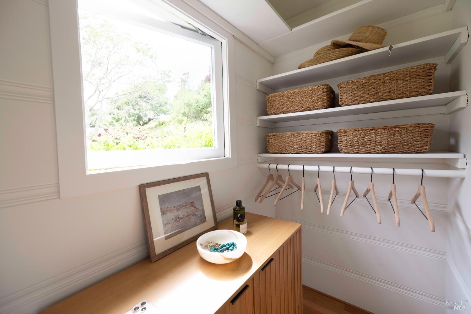 Detail Gallery Image 15 of 39 For 10 Park Ave, Bolinas,  CA 94924 - 2 Beds | 1/1 Baths