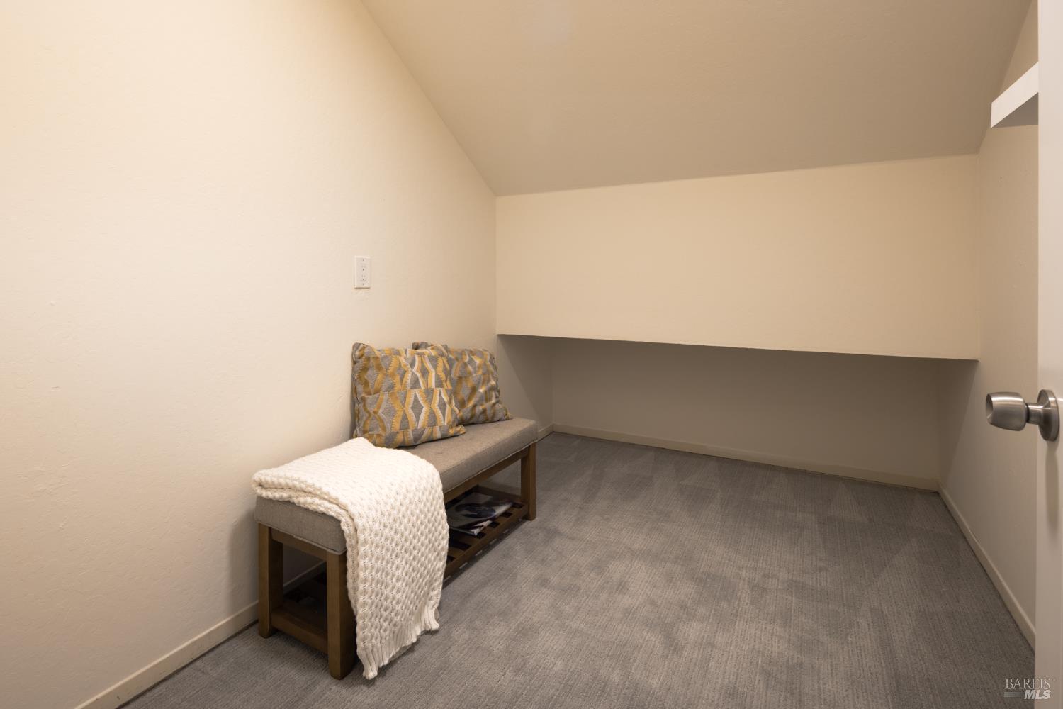 Detail Gallery Image 19 of 21 For 883 Magnolia Ave, Larkspur,  CA 94939 - 2 Beds | 2/1 Baths