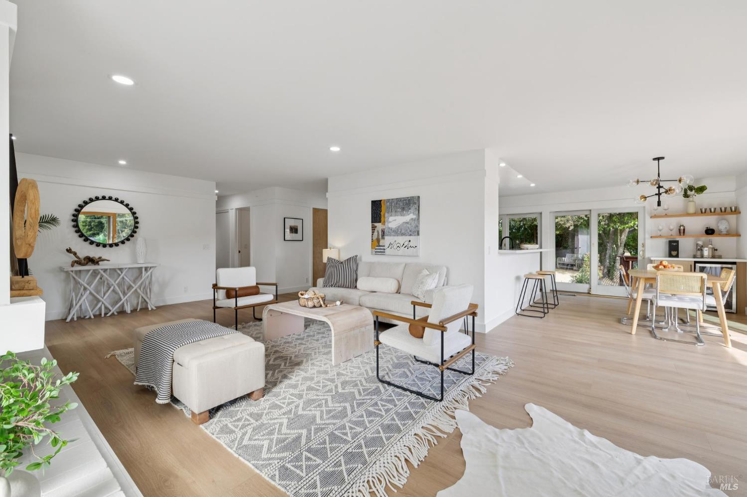 Detail Gallery Image 7 of 37 For 22 North Terrace Unkn, Tiburon,  CA 94920 - 3 Beds | 2 Baths