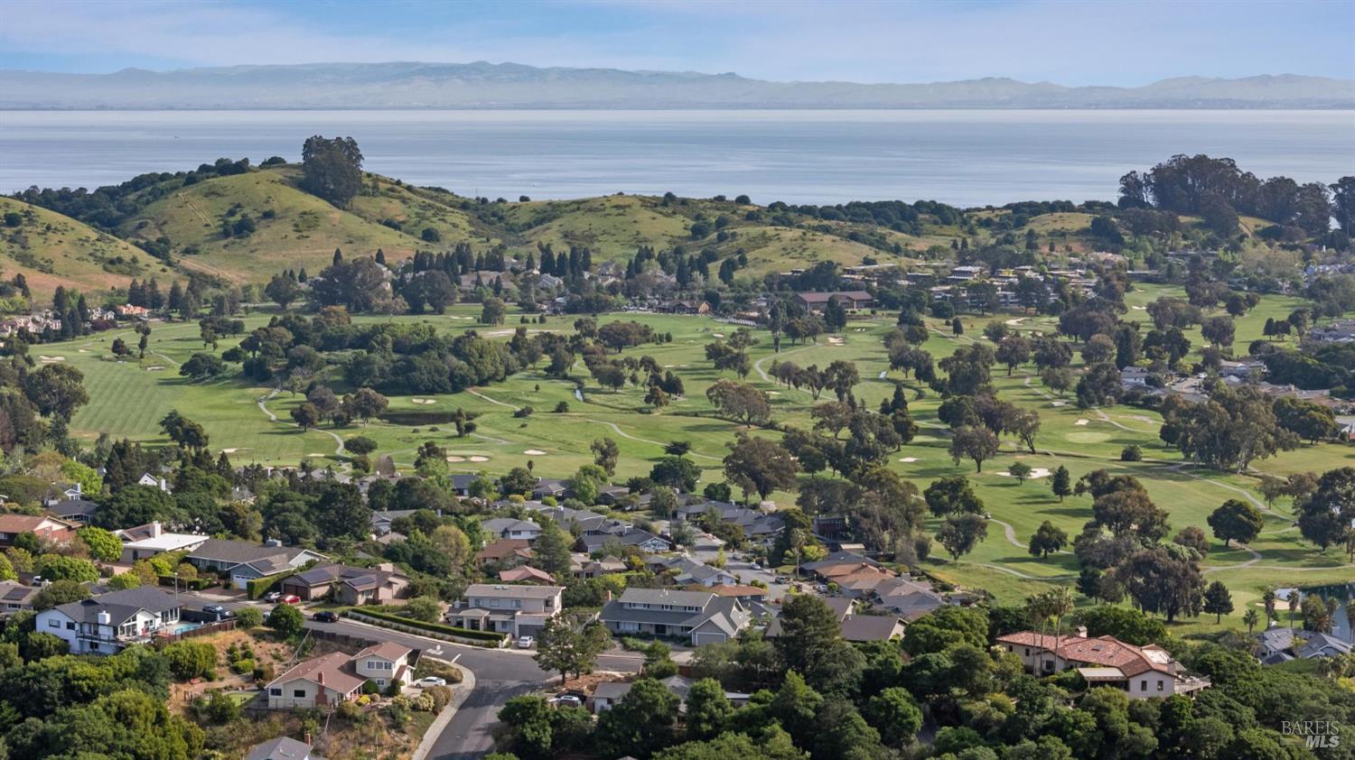 Detail Gallery Image 41 of 46 For 30 Rollingwood Dr, San Rafael,  CA 94901 - 3 Beds | 2 Baths