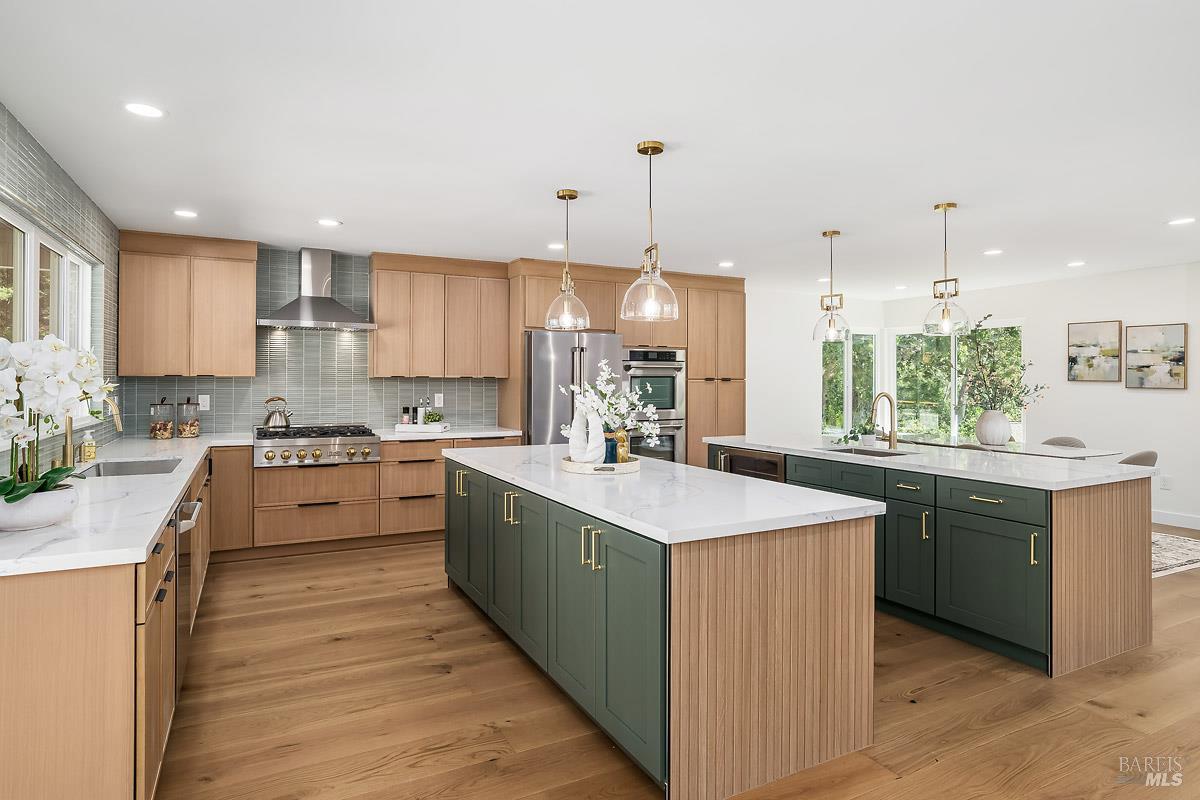 Detail Gallery Image 23 of 93 For 36 Capilano Dr, Novato,  CA 94949 - 5 Beds | 4/1 Baths