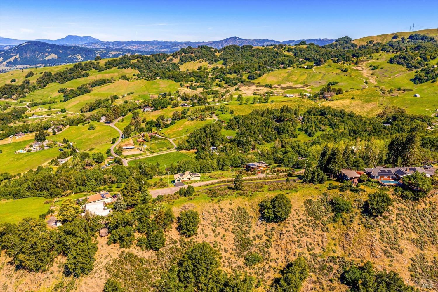 Detail Gallery Image 13 of 99 For 6048 Hyland Way, Penngrove,  CA 94951 - – Beds | – Baths