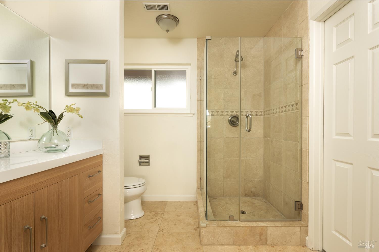 Detail Gallery Image 10 of 21 For 883 Magnolia Ave, Larkspur,  CA 94939 - 2 Beds | 2/1 Baths