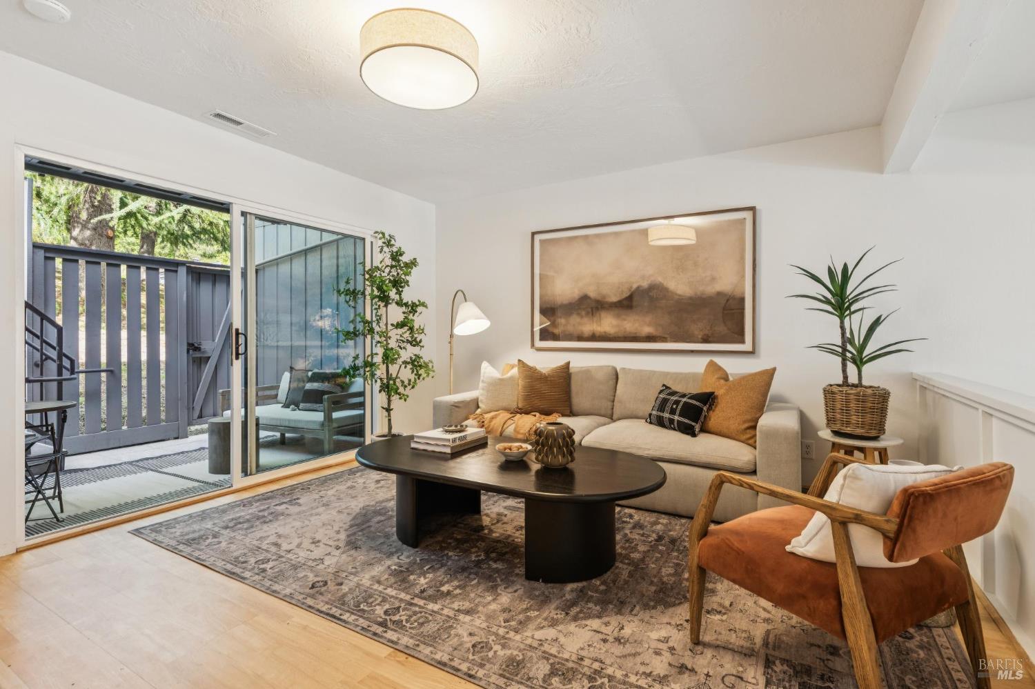 Detail Gallery Image 4 of 62 For 11 Love Ct, Fairfax,  CA 94930 - 2 Beds | 2/1 Baths