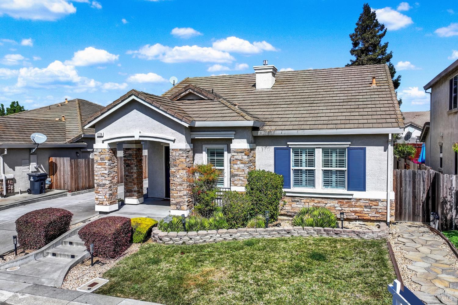 Detail Gallery Image 3 of 63 For 1721 Beale Cir, Suisun City,  CA 94585 - 3 Beds | 2 Baths