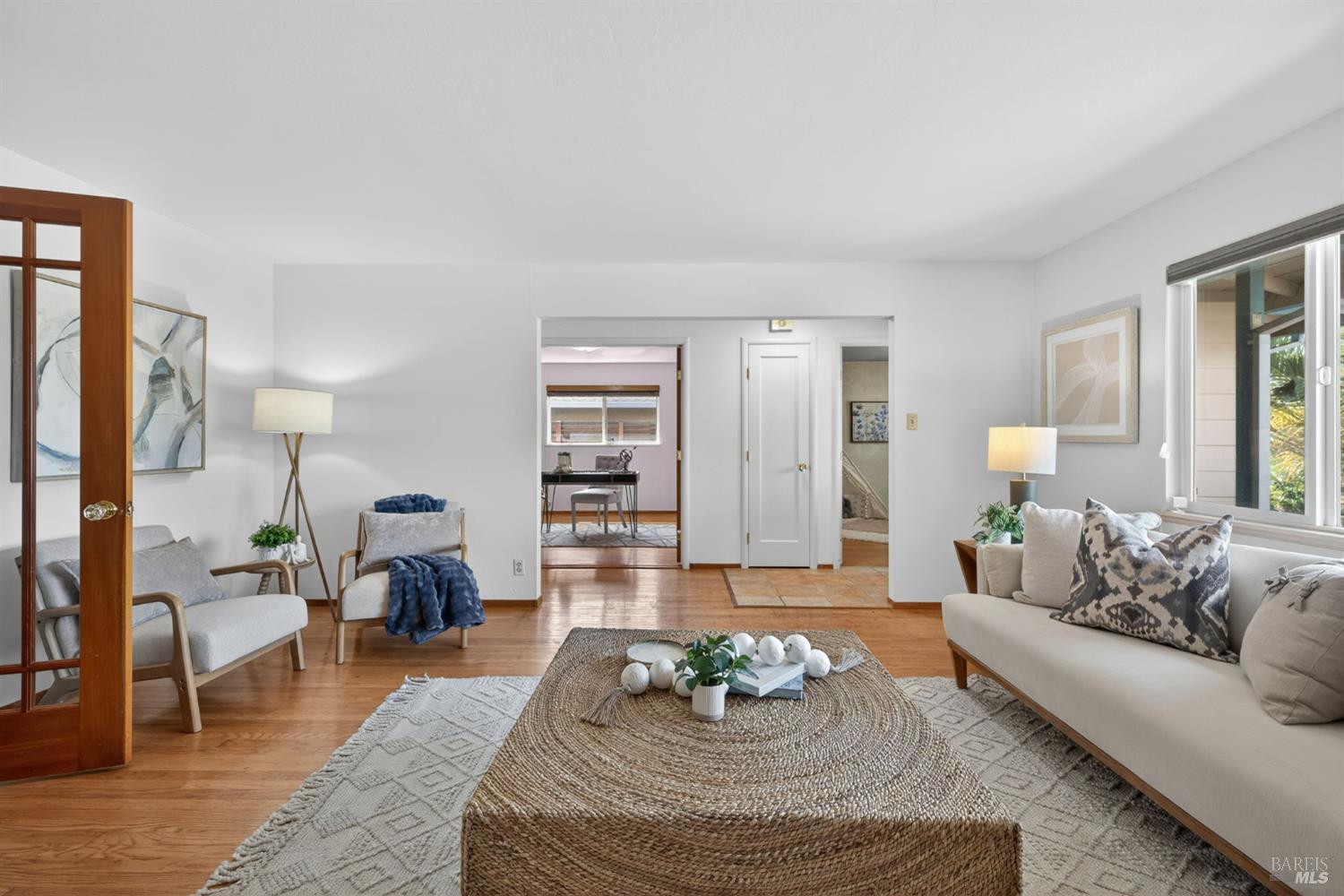 Detail Gallery Image 9 of 39 For 334 Richmond Dr, Santa Rosa,  CA 95401 - 4 Beds | 2 Baths