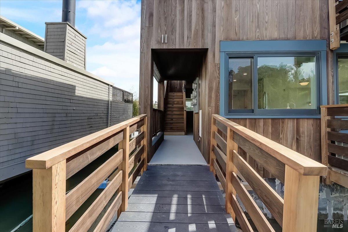 Detail Gallery Image 3 of 26 For 11 Commodore Marina Unkn, Mill Valley,  CA 94941 - 4 Beds | 4 Baths